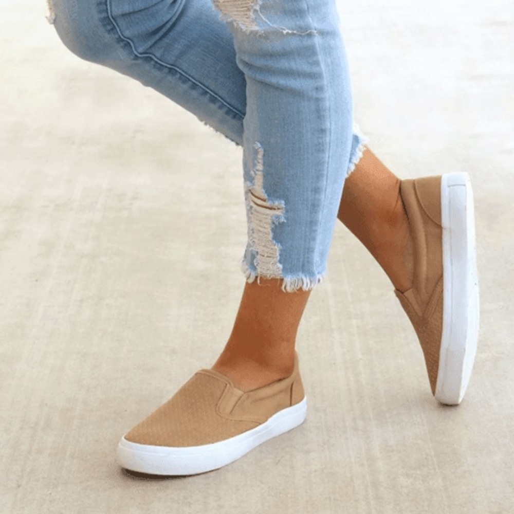 Flat casual slip on sneakers!!